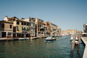 Palazzo Veneziano direct at the canal with roof terrace Venedig